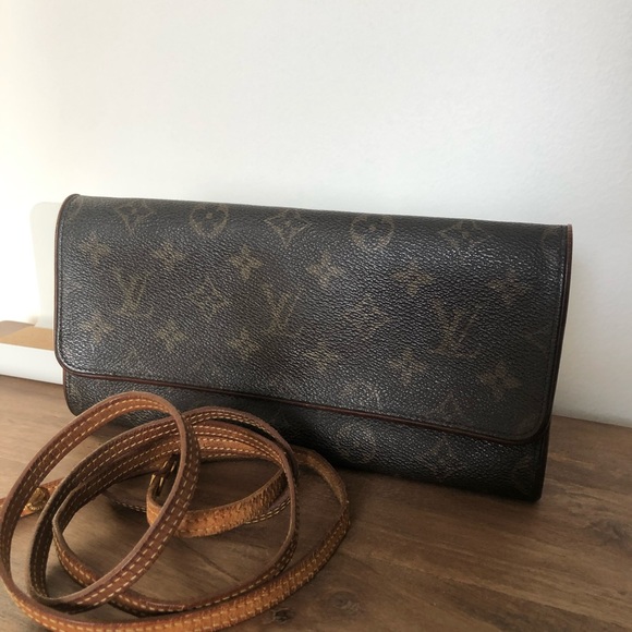 LOUIS VUITTON TWIN POCHETTE GM MONOGRAM - Picture 4 of 13
